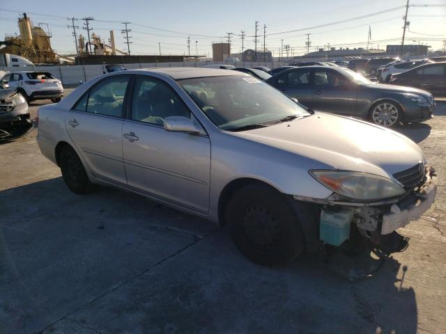 4T1BE32K02U582411 - 2002 TOYOTA CAMRY LE SILVER photo 4