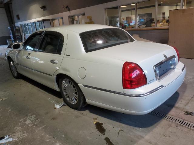 1LNHM83V96Y630148 - 2006 LINCOLN TOWN CAR DESIGNER WHITE photo 2