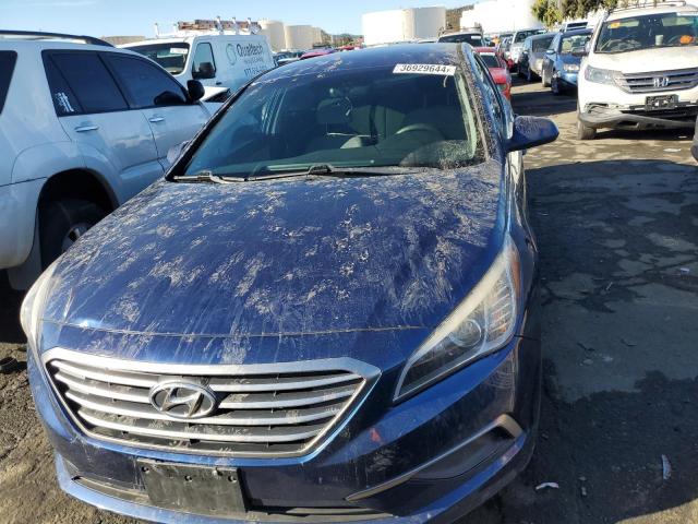 5NPE24AF0GH343270 - 2016 HYUNDAI SONATA SE BLUE photo 5