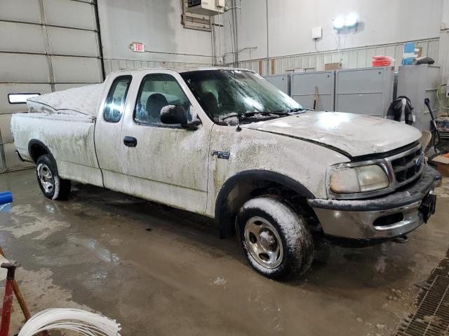 1FTDX1868VKA47526 - 1997 FORD F150 WHITE photo 4