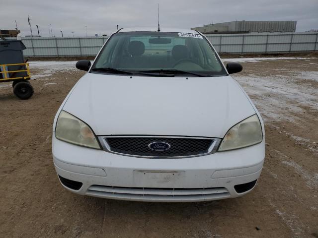 1FAHP34NX7W294137 - 2007 FORD FOCUS ZX4 WHITE photo 5