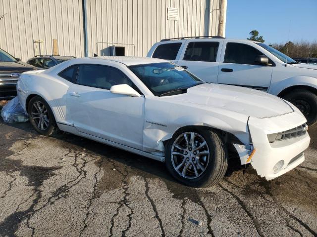 2G1FA1E32C9139176 - 2012 CHEVROLET CAMARO LS WHITE photo 4