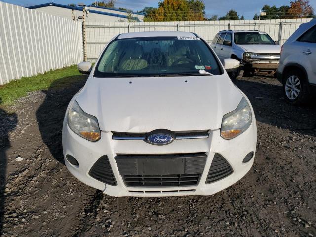 1FADP3K24DL311955 - 2013 FORD FOCUS SE WHITE photo 5