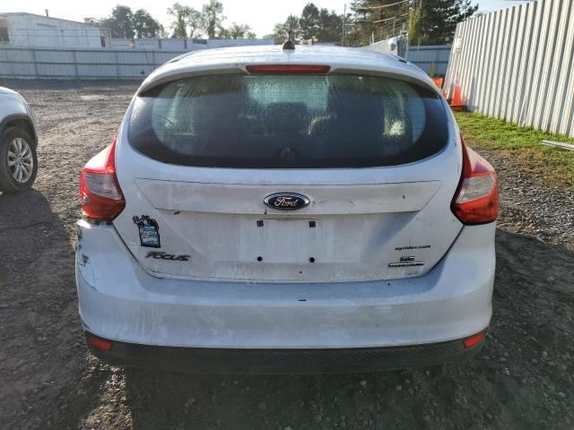 1FADP3K24DL311955 - 2013 FORD FOCUS SE WHITE photo 6