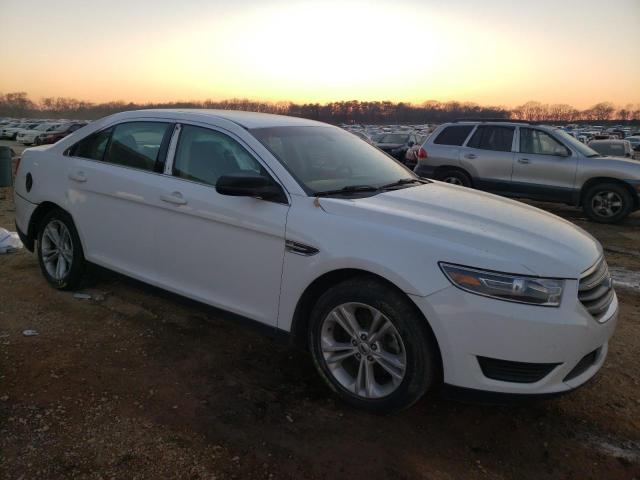 1FAHP2D8XJG138105 - 2018 FORD TAURUS SE WHITE photo 4