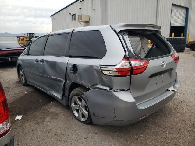 5TDZZ3DC5JS937010 - 2018 TOYOTA SIENNA L SILVER photo 2