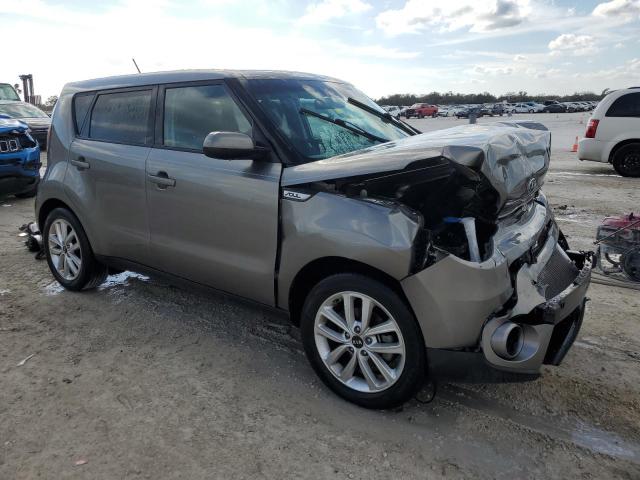 KNDJP3A52H7479391 - 2017 KIA SOUL + GRAY photo 4