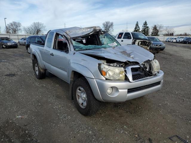 5TETU4GN6AZ740924 - 2010 TOYOTA TACOMA PRERUNNER ACCESS CAB SILVER photo 4