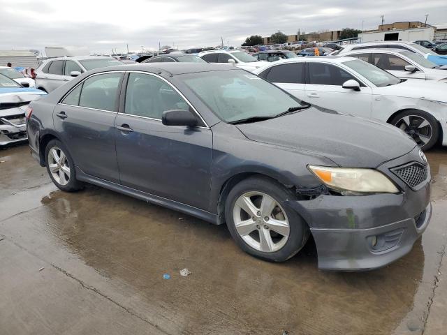 4T1BF3EKXAU014075 - 2010 TOYOTA CAMRY BASE GRAY photo 4