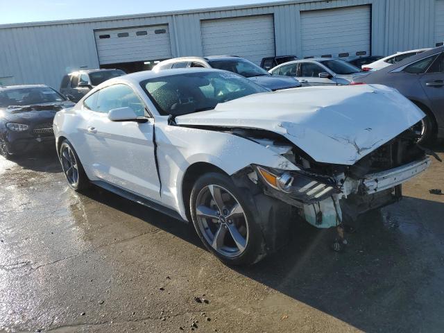 1FA6P8AM4F5304536 - 2015 FORD MUSTANG WHITE photo 4