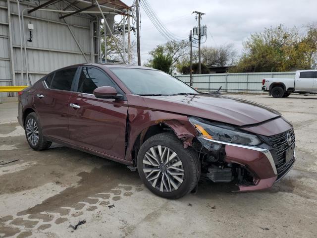 1N4BL4DVXPN311130 - 2023 NISSAN ALTIMA SV BURGUNDY photo 4