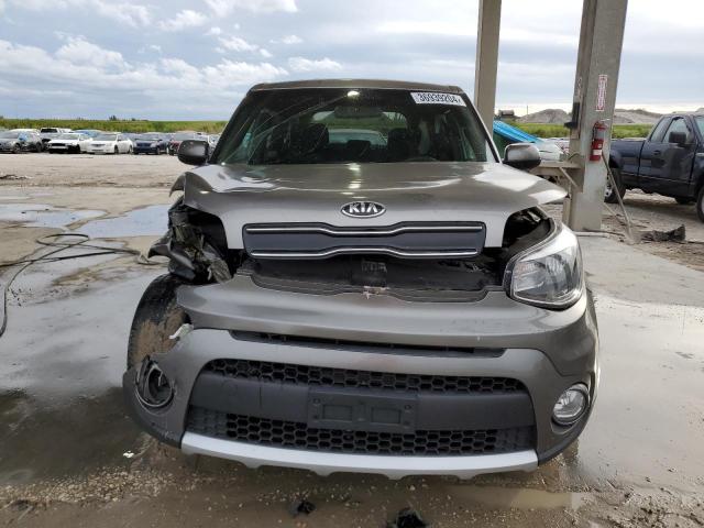 KNDJP3A58H7426114 - 2017 KIA SOUL + GRAY photo 5