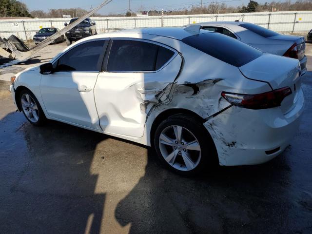 19VDE1F3XFE004589 - 2015 ACURA ILX 20 WHITE photo 2