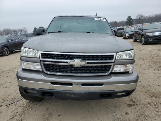 2GCEC13T161159311 - 2006 CHEVROLET SILVERADO C1500 SILVER photo 5