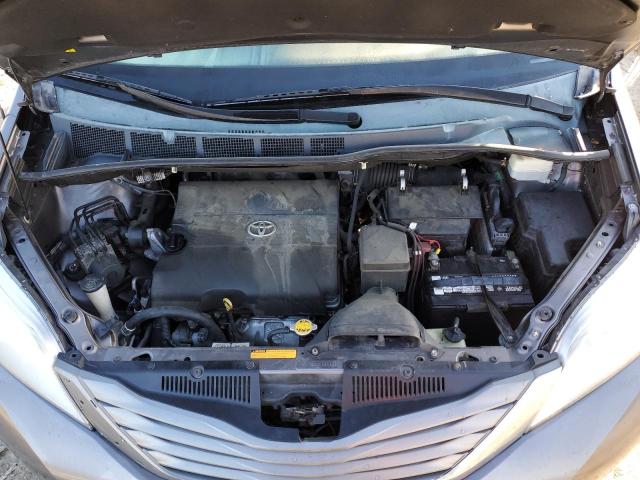 5TDYK3DC8DS285777 - 2013 TOYOTA SIENNA XLE GRAY photo 12