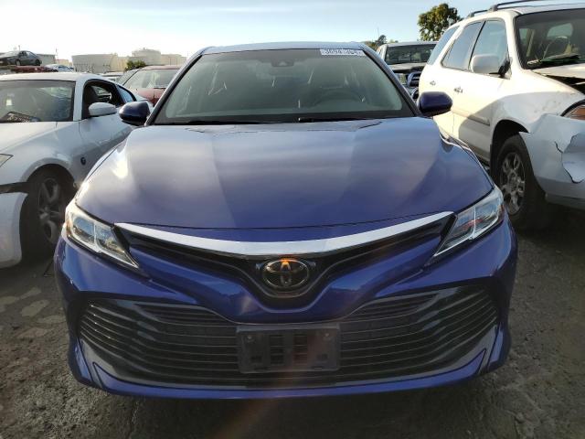 4T1B11HK3JU607100 - 2018 TOYOTA CAMRY L BLUE photo 5