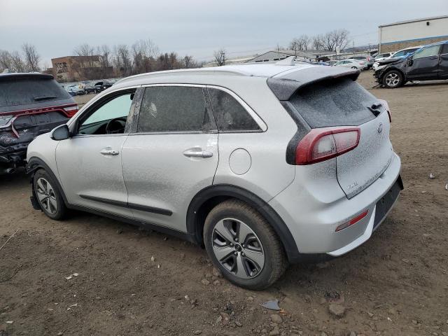 KNDCC3LC8J5175032 - 2018 KIA NIRO EX SILVER photo 2