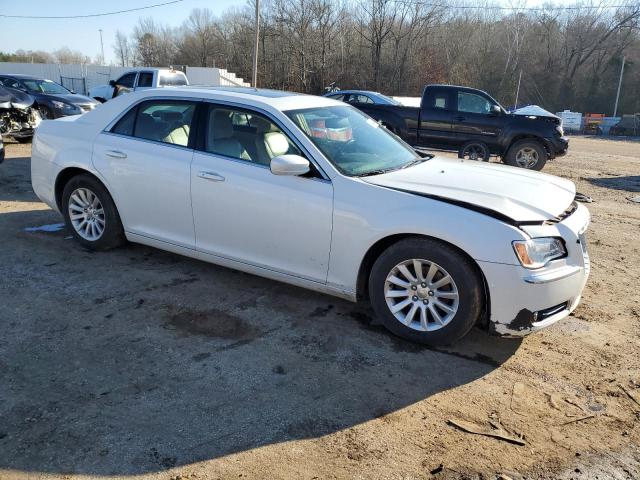 2C3CCAAG2DH530207 - 2013 CHRYSLER 300 WHITE photo 4