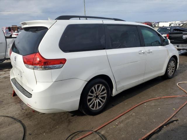 5TDYK3DCXBS098747 - 2011 TOYOTA SIENNA XLE WHITE photo 3