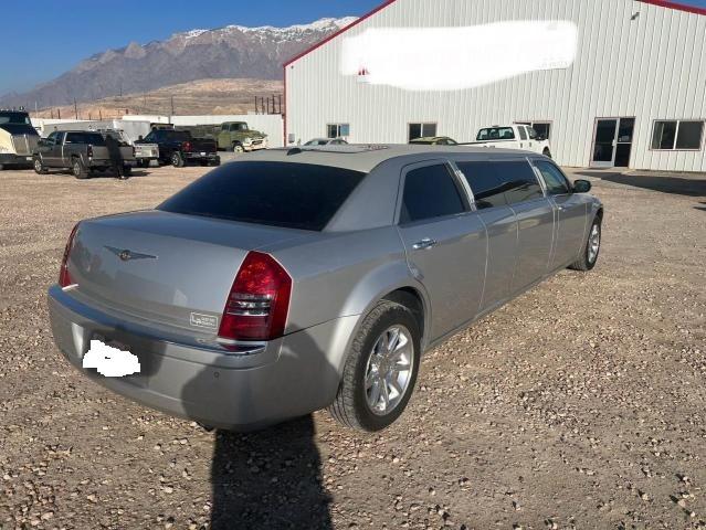 2C3AA63H15H635919 - 2005 CHRYSLER 300C SILVER photo 4