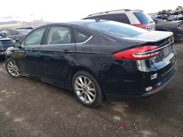 3FA6P0H77HR150194 - 2017 FORD FUSION SE BLACK photo 2