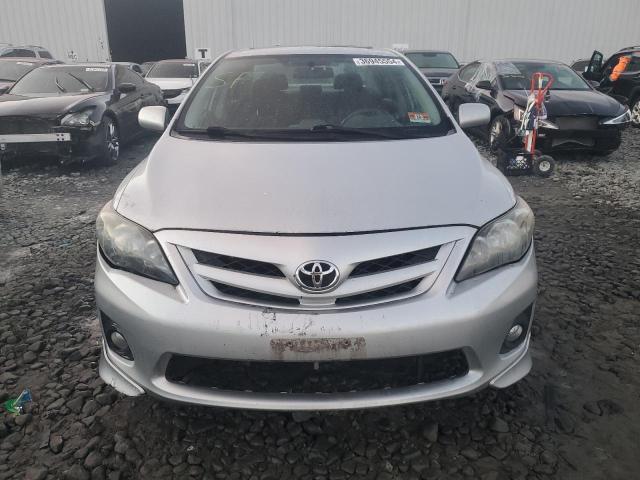 2T1BU4EE5DC002346 - 2013 TOYOTA COROLLA BASE SILVER photo 5