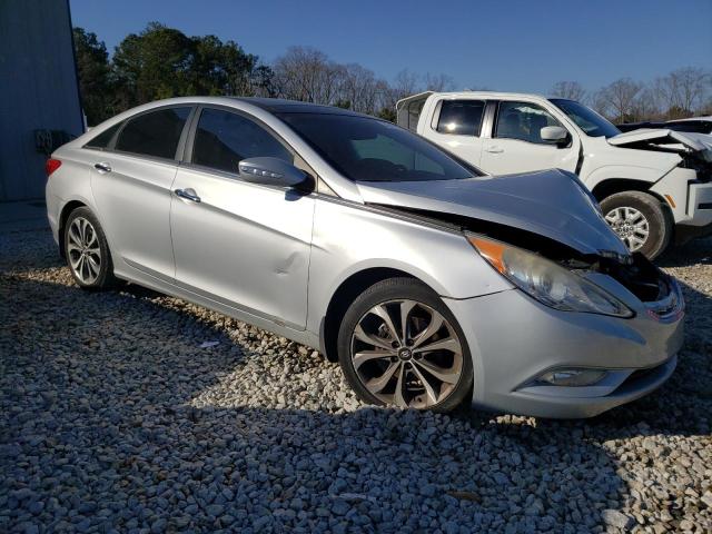 5NPEC4AB7DH675325 - 2013 HYUNDAI SONATA SE SILVER photo 4