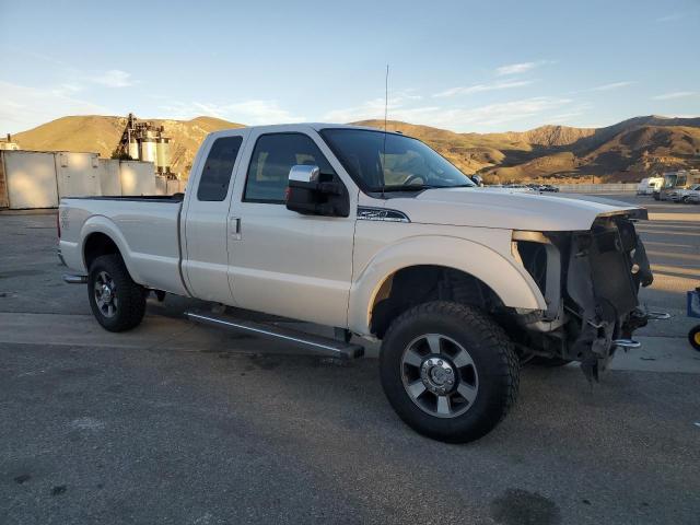 1FT7X2B65BEA72390 - 2011 FORD F250 SUPER DUTY WHITE photo 4