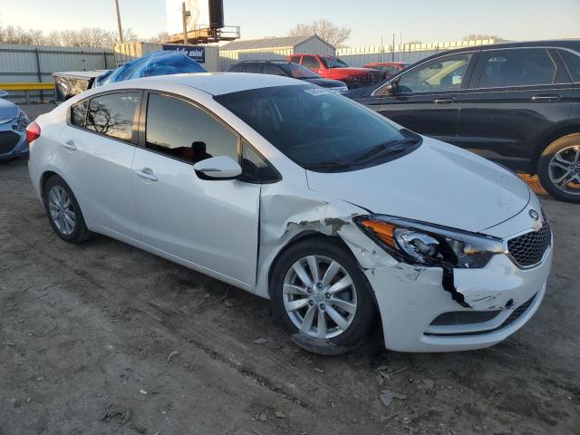 KNAFX4A61E5208539 - 2014 KIA FORTE LX WHITE photo 4