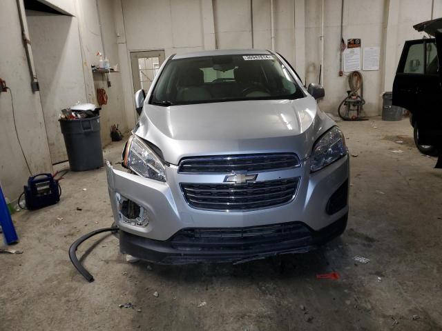 KL7CJKSB8GB680715 - 2016 CHEVROLET TRAX LS SILVER photo 5