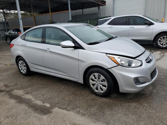 KMHCT4AE5HU219588 - 2017 HYUNDAI ACCENT SE SILVER photo 4