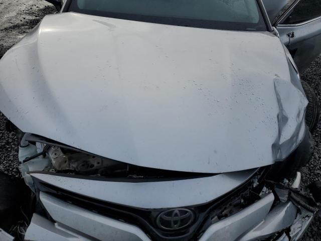 4T1B11HK5JU088230 - 2018 TOYOTA CAMRY L SILVER photo 11