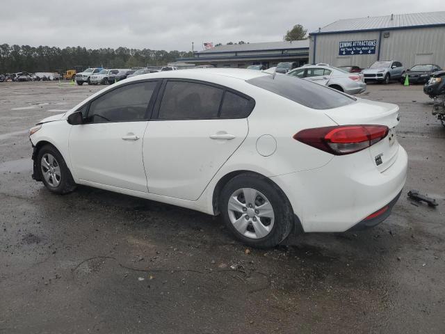 3KPFK4A73HE159718 - 2017 KIA FORTE LX WHITE photo 2