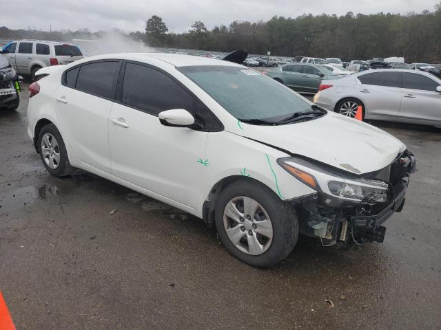 3KPFK4A73HE159718 - 2017 KIA FORTE LX WHITE photo 4