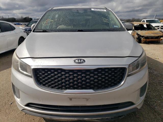 KNDMB5C12G6095231 - 2016 KIA SEDONA LX SILVER photo 5