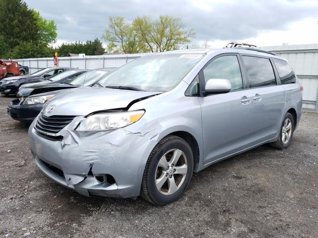 5TDKK3DC1BS123346 - 2011 TOYOTA SIENNA LE  photo 2