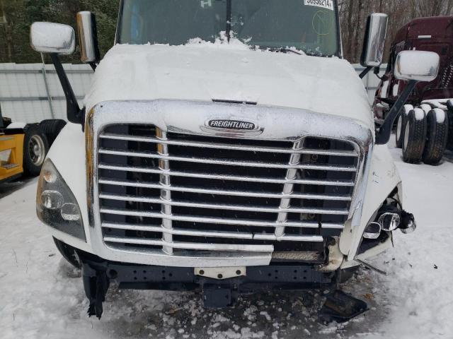 3AKJGLDV5GSHM6668 - 2016 FREIGHTLINER CASCADIA 1 WHITE photo 7