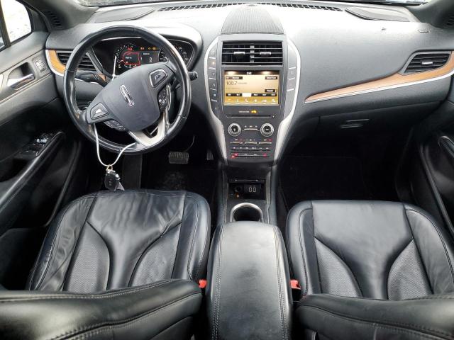 5LMCJ2D91HUL51513 - 2017 LINCOLN MKC SELECT Սև լուսանկար 8