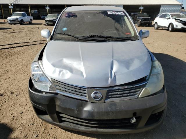 3N1BC13E78L440165 - 2008 NISSAN VERSA S SILVER photo 5