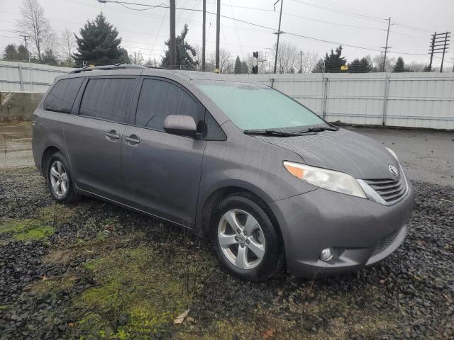 5TDKK3DC6FS586346 - 2015 TOYOTA SIENNA LE SILVER photo 4