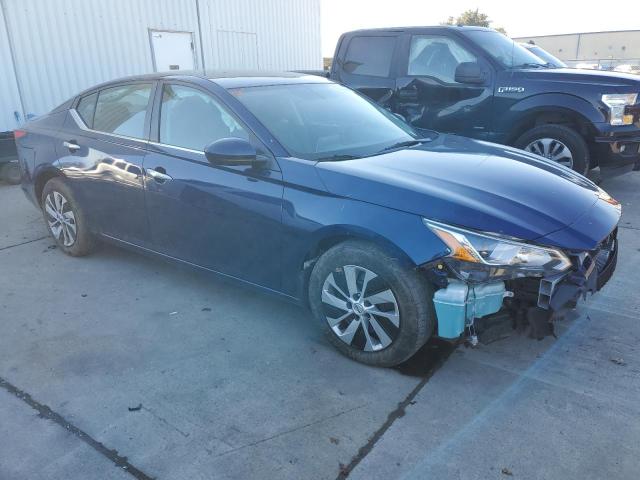 1N4BL4BVXLC127265 - 2020 NISSAN ALTIMA S BLUE photo 4