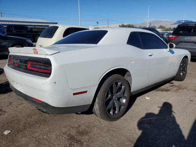 2C3CDZAG5JH226974 - 2018 DODGE CHALLENGER SXT WHITE photo 3