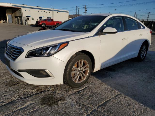 5NPE24AF8HH523596 - 2017 HYUNDAI SONATA SE WHITE photo 1