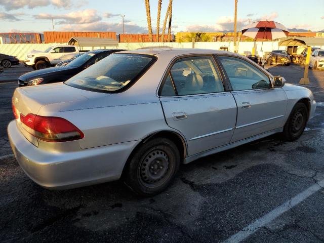 1HGCG56411A140426 - 2001 HONDA ACCORD LX SILVER photo 3