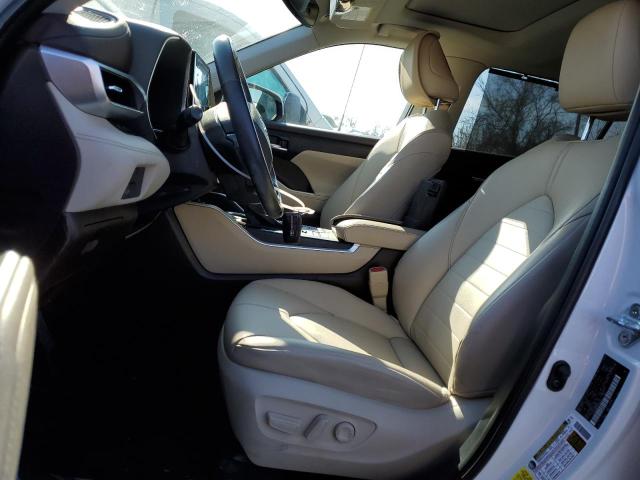 5TDGZRBHXMS535741 - 2021 TOYOTA HIGHLANDER XLE WHITE photo 7