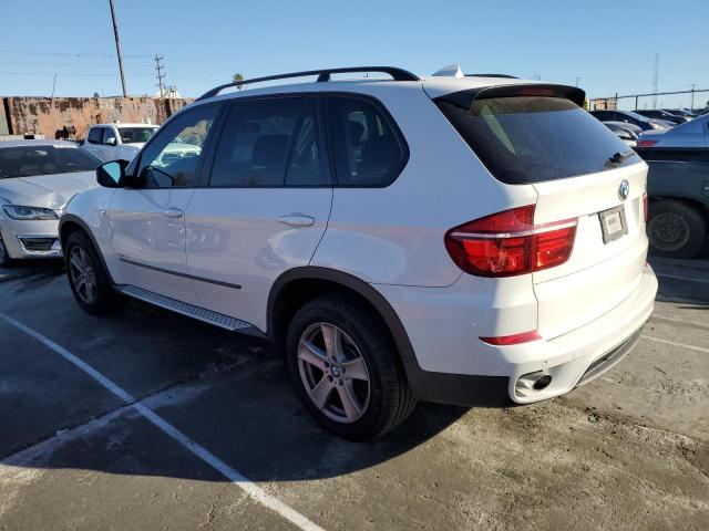 5UXZW0C56BL368664 - 2011 BMW X5 XDRIVE35D WHITE photo 2