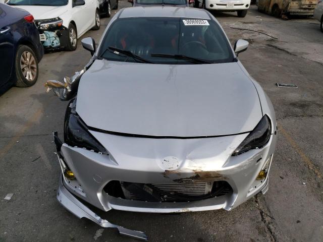 JF1ZNAA14D1722874 - 2013 TOYOTA SCION FR-S SILVER photo 5