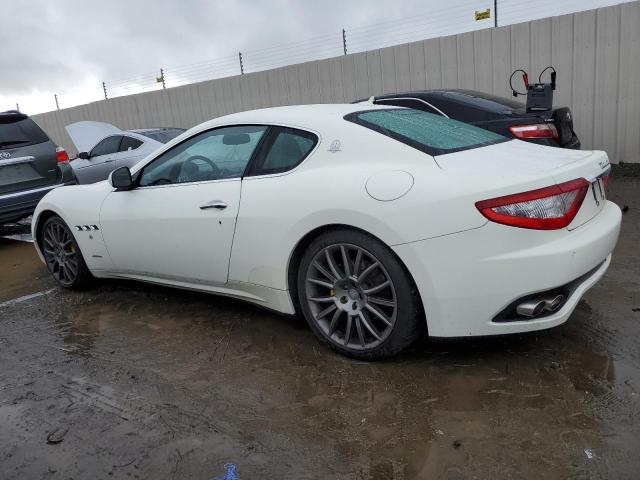 ZAMKL45A590048143 - 2009 MASERATI GRANTURISM S WHITE photo 2