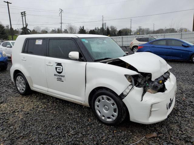 JTLZE4FE2FJ068939 - 2015 TOYOTA SCION XB WHITE photo 4