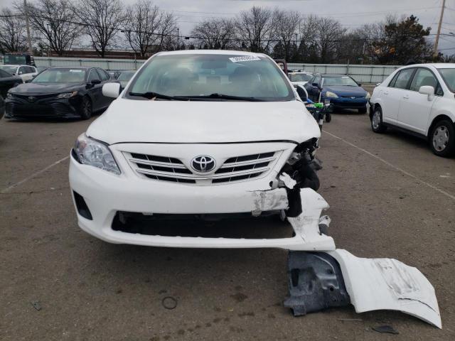 2T1BU4EE4DC958563 - 2013 TOYOTA COROLLA BASE WHITE photo 5